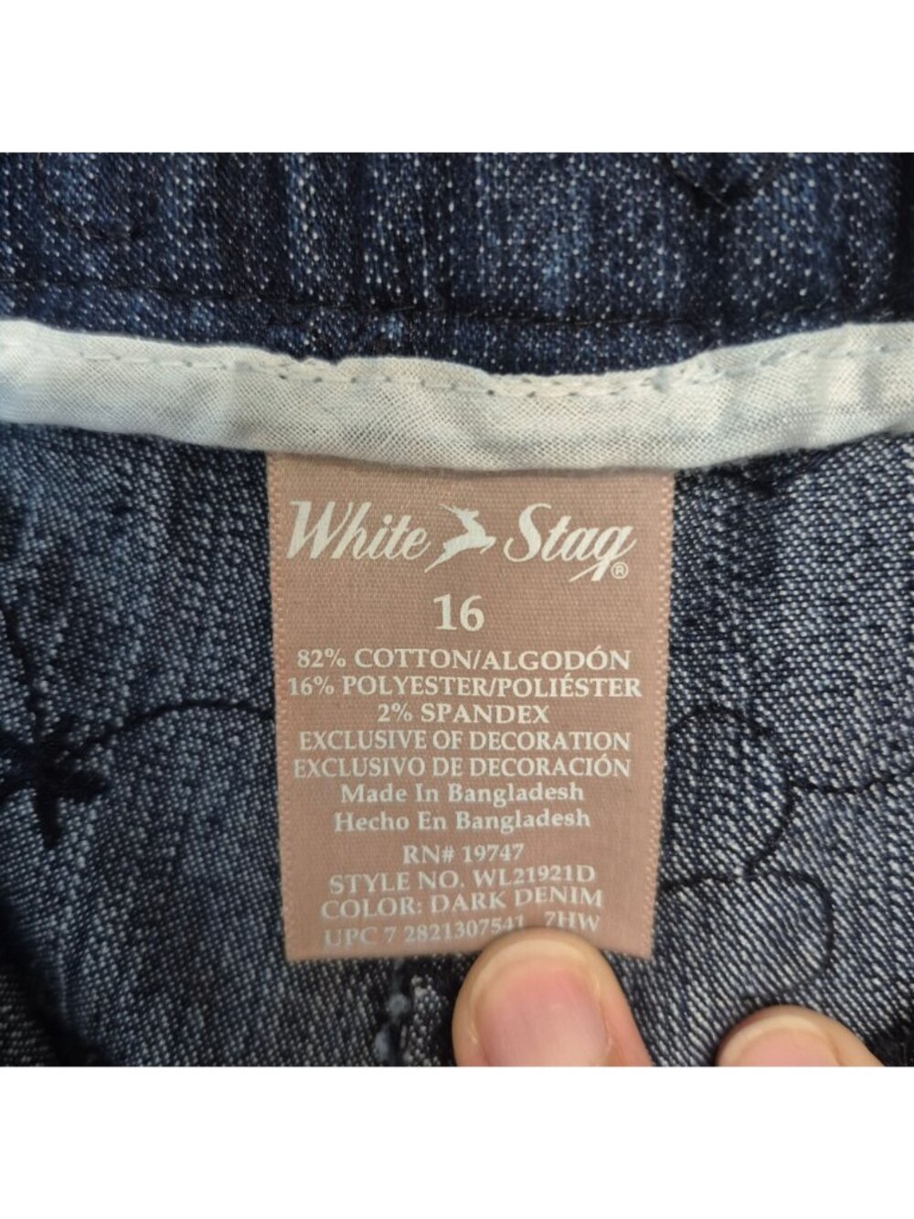 White Stag Women's Dark Denim Capri Pants Size 16 With Star Embroidery - Picture 5 of 7